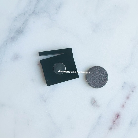 Authentic Rare Chanel Movie Clapboard Magnet brooch NEW - Picture 3 of 3